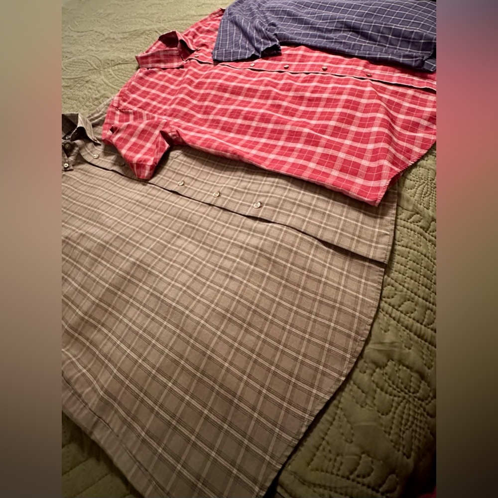 Bundle of 3 Van Heusen Men’s Short Sleeve Button-Down Shirts – Size Large - Picture 6 of 6